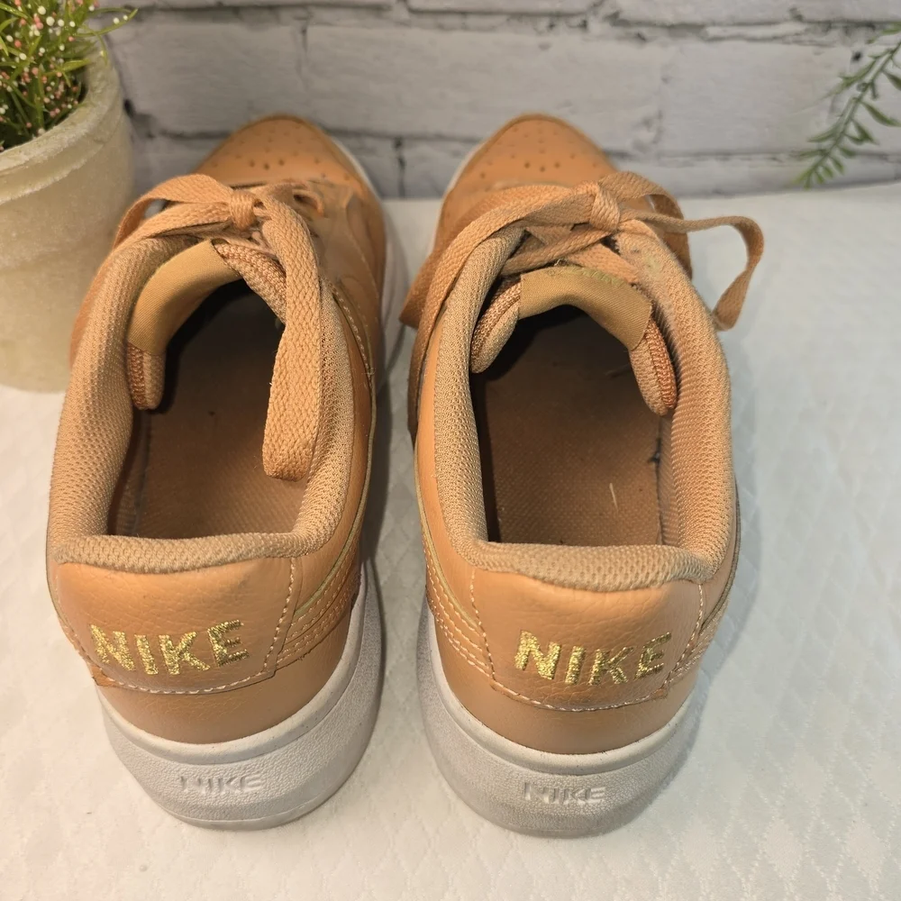 WOMENS NITE COURT VISION ALTA LTR SNEAKERS LIGHT COGNAC THICK SOLE SIZE 10